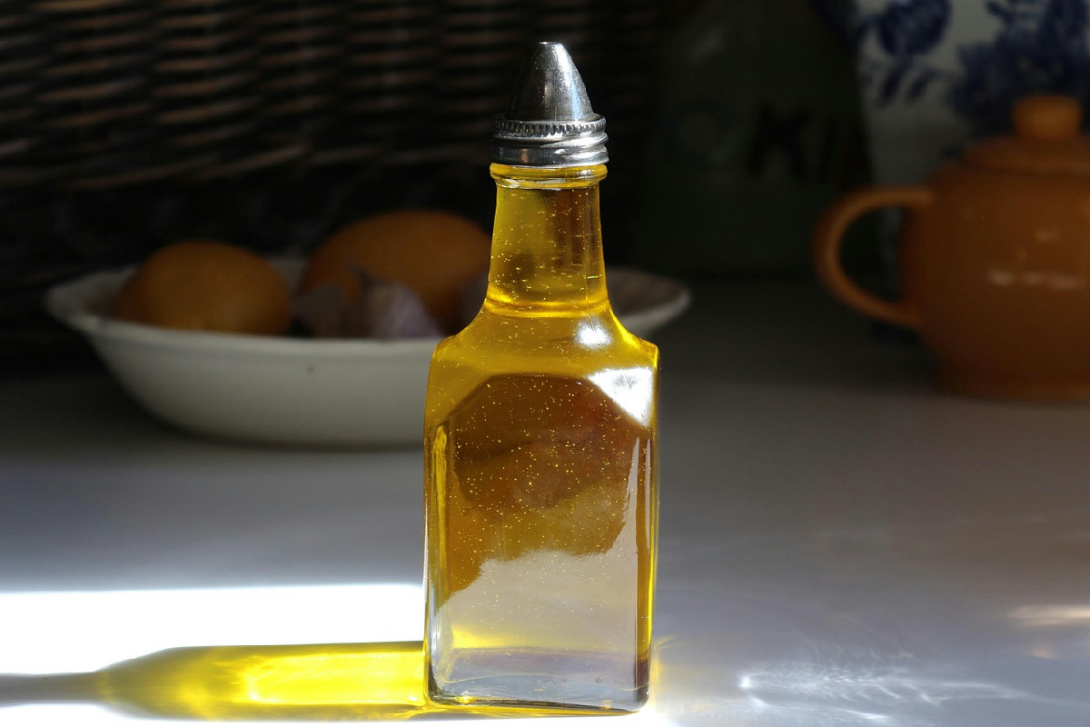 Ecco perché un olio da cucina poco conosciuto sta conquistando cuore e portafoglio degli italiani