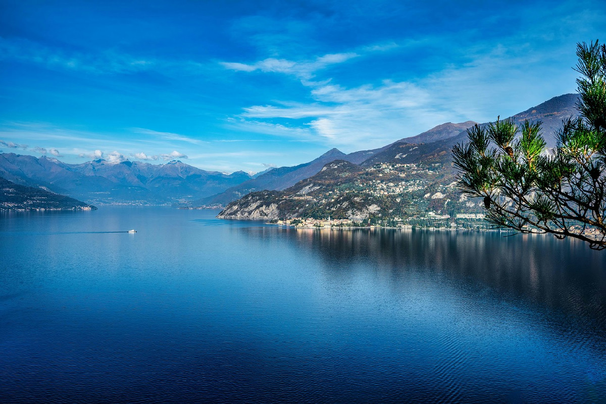 Sul lago di Como c’è un borgo tra arte e natura: scorci d’autore e atmosfere senza tempo